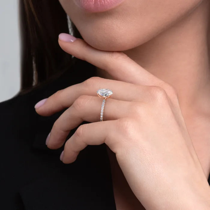 Oval Cut Diamond Pavé band Ring
