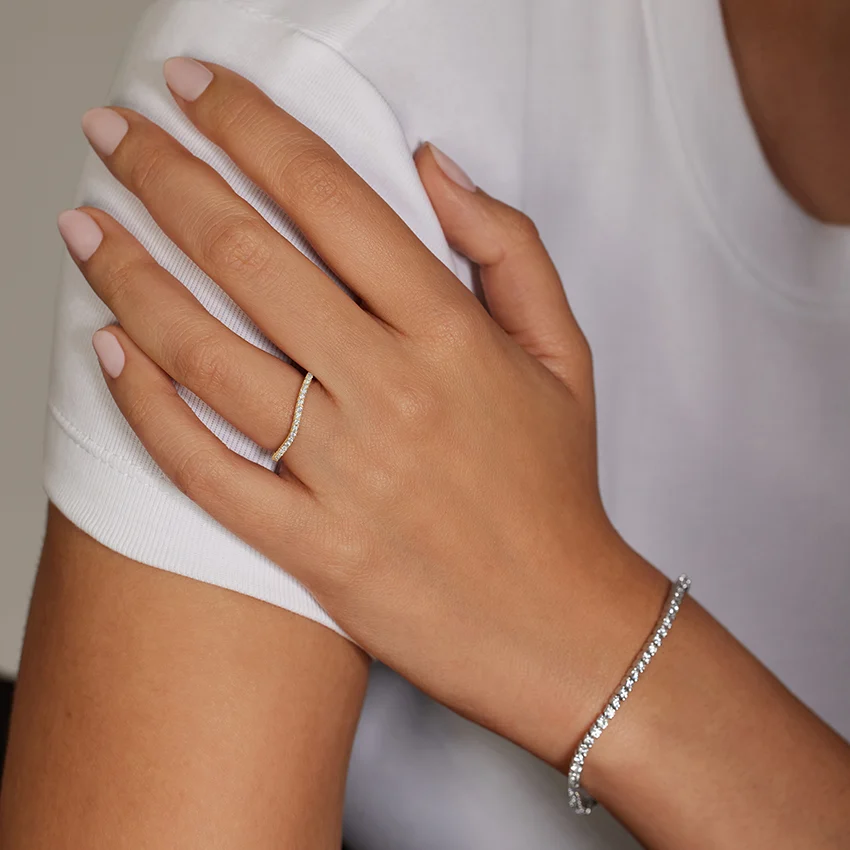 V Shape Diamond Wedding Band, Curved Chevron Diamond Ring, Stackable Wedding Ring