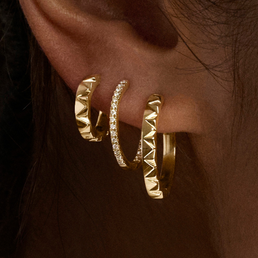 Minimalist Gold Pyramid Huggie Hoop Earrings for Women, Geometric Chunky Clicker Hoops, Everyday Statement Jewelry