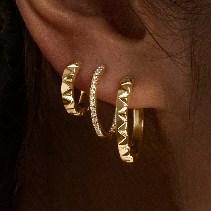 Minimalist Gold Pyramid Huggie Hoop Earrings for Women, Geometric Chunky Clicker Hoops, Everyday Statement Jewelry
