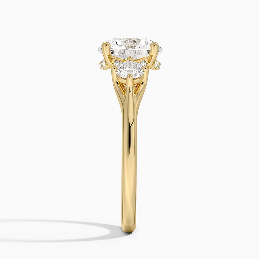 Three Stone Round Cut Diamond Engagement Ring, 3 Stone Diamond Ring, Minimal Bridal Ring