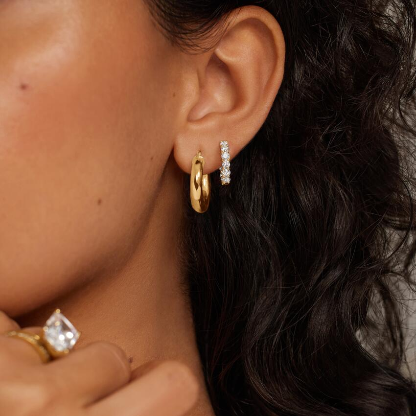 Round Brilliant Diamond Huggie Hoop Earrings, Minimalist Gold & White Gold Everyday Hoops