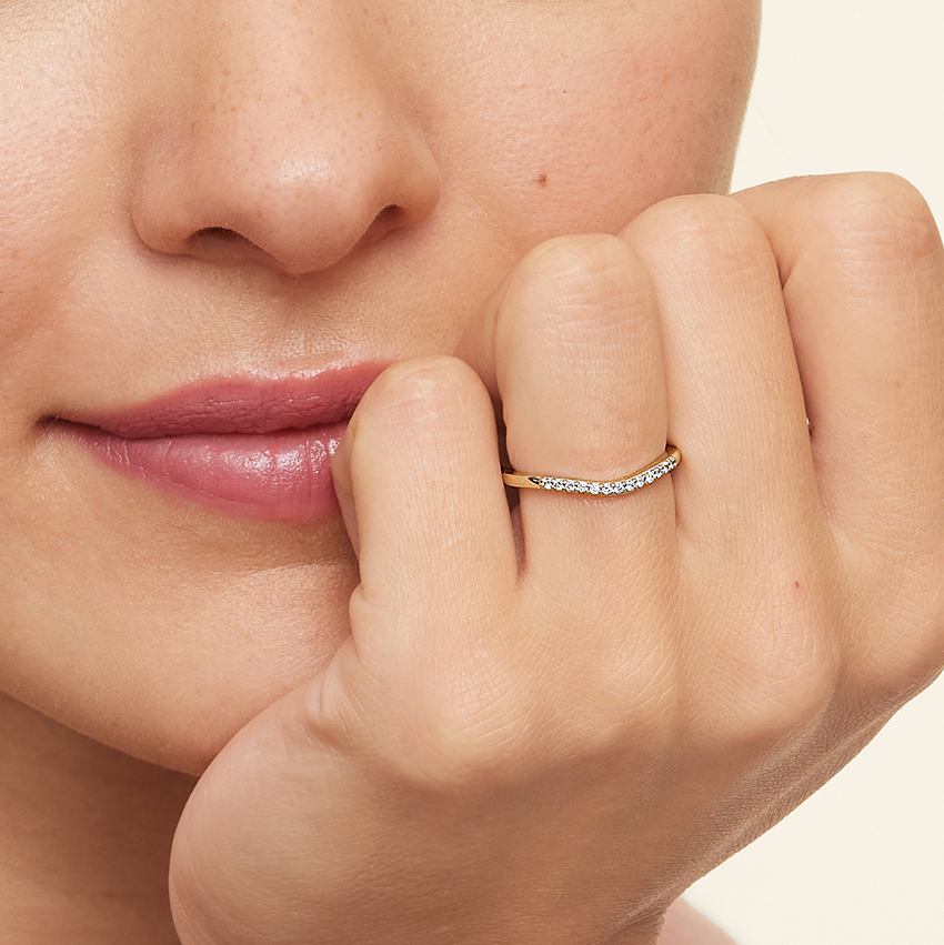 V Shape Diamond Ring, Chevron Wedding Band, Minimalist Stackable Ring