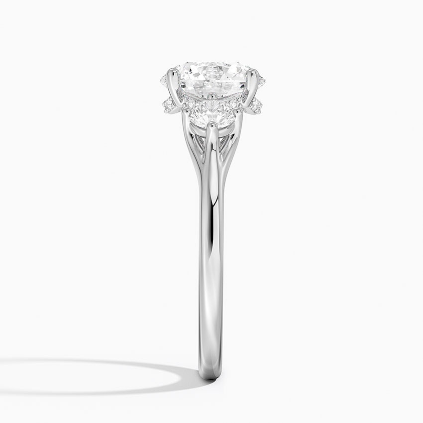 Three Stone Round Cut Diamond Engagement Ring, 3 Stone Diamond Ring, Minimal Bridal Ring