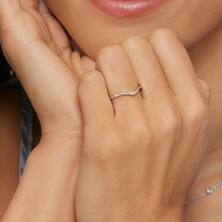 Minimalist V Shape Diamond Band, Chevron Diamond Ring, Stackable Wedding Ring