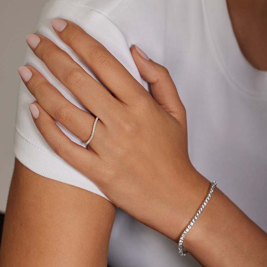 V Shape Diamond Wedding Band, Curved Chevron Diamond Ring, Stackable Wedding Ring